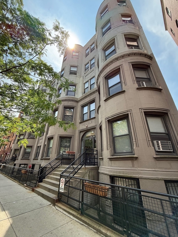 2 bed, 1 bath apartment for rent at 78 Westland Ave Unit 304, Fenway — photo 14 of 15