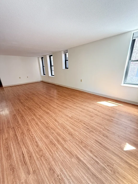 2 bed, 1 bath apartment for rent at 78 Westland Ave Unit 304, Fenway — photo 2 of 13