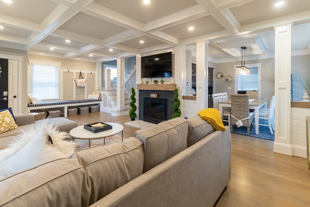 3 bed, 1 bath apartment for rent at 780 Nantasket Ave (June/July/Aug), Hull — photo 6 of 24