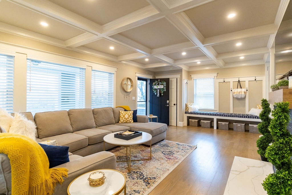 3 bed, 1 bath apartment for rent at 780 Nantasket Ave (June/July/Aug), Hull — photo 5 of 24