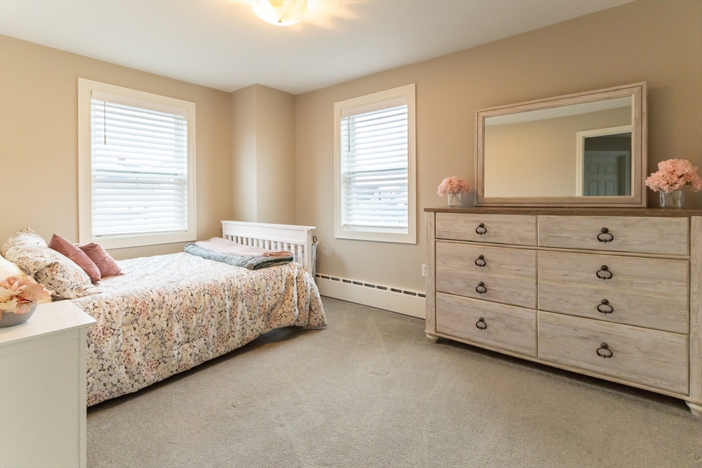 3 bed, 1 bath apartment for rent at 780 Nantasket Ave (June/July/Aug), Hull — photo 13 of 24
