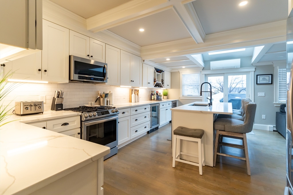 3 bed, 1 bath apartment for rent at 780 Nantasket Ave (June/July/Aug), Hull — photo 8 of 24