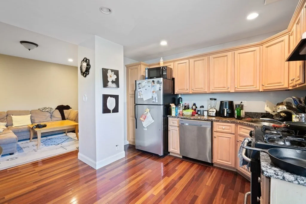 3 bed, 1 bath apartment for rent at 783 Cambridge St Unit 2E, Mid Cambridge — photo 3 of 19