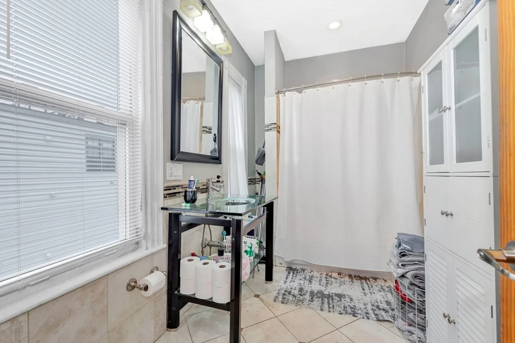 3 bed, 1 bath apartment for rent at 783 Dorchester Ave Unit 1, Dorchester — photo 3 of 6