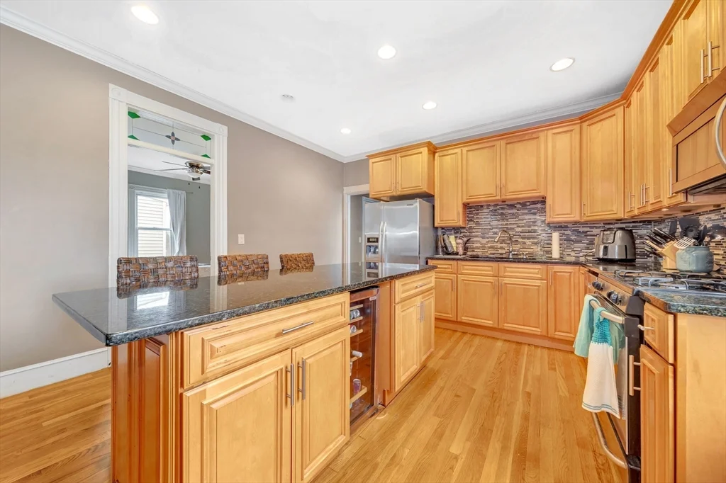3 bed, 1 bath apartment for rent at 783 Dorchester Ave Unit 3, Dorchester — photo 3 of 27