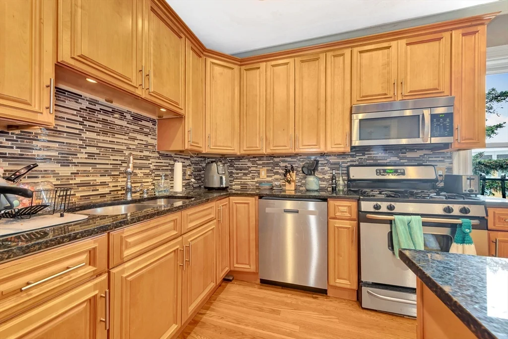 3 bed, 1 bath apartment for rent at 783 Dorchester Ave Unit 3, Dorchester — photo 6 of 27