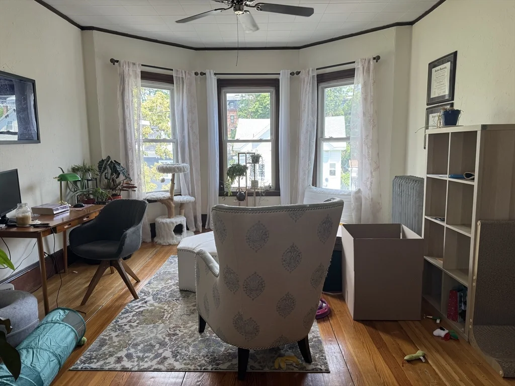 3 bed, 1 bath apartment for rent at 783 E 4th Unit 3, South Boston