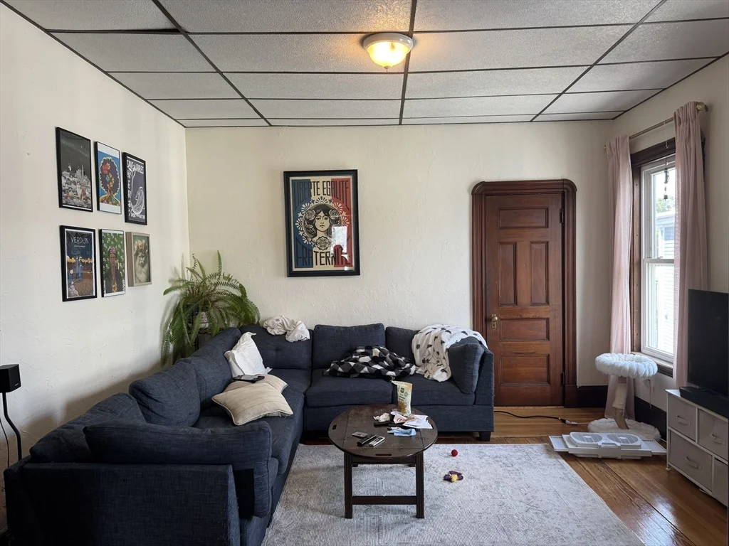 3 bed, 1 bath apartment for rent at 783 E 4th Unit 3, South Boston — photo 4 of 19