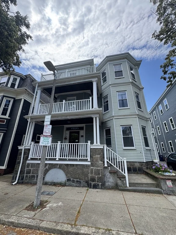 3 bed, 1 bath apartment for rent at 783 E 4th Unit 3, South Boston — photo 3 of 19