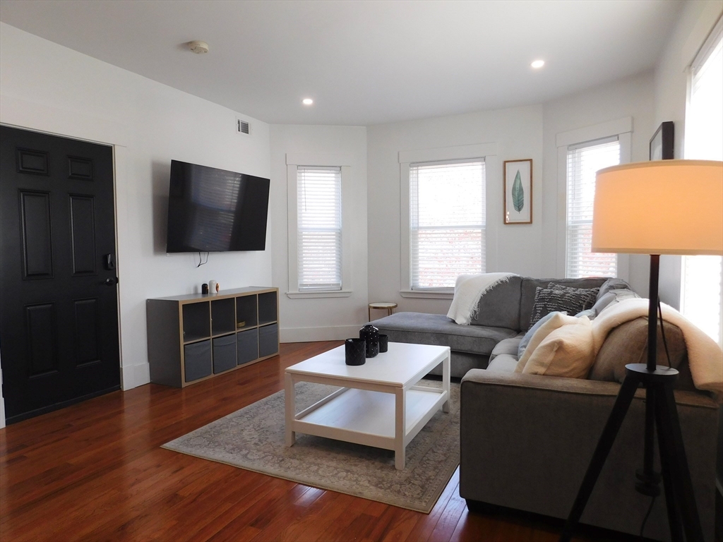 3 bed, 2 bath apartment for rent at 783 Washington St Unit 2, Dorchester — photo 6 of 30