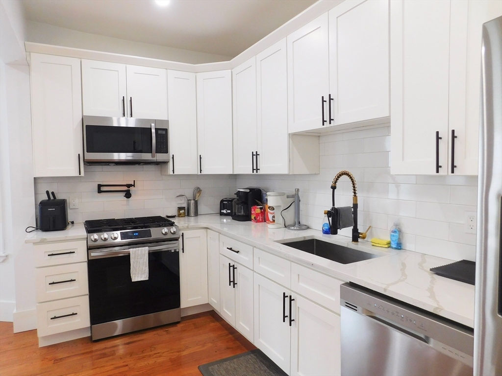 3 bed, 2 bath apartment for rent at 783 Washington St Unit 2, Dorchester — photo 14 of 30
