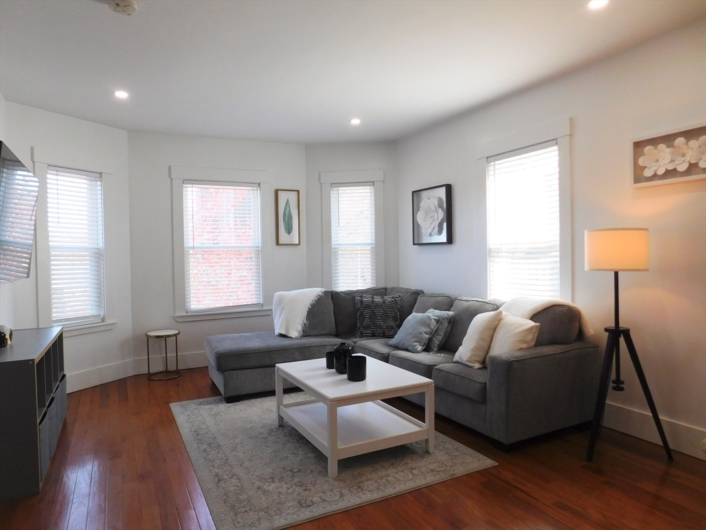3 bed, 2 bath apartment for rent at 783 Washington St Unit 2, Dorchester — photo 4 of 30