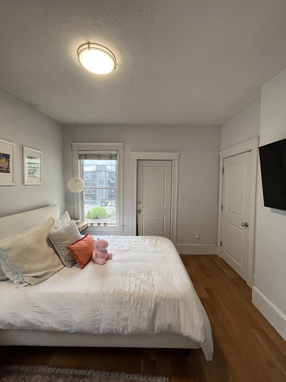 3 bed, 1 bath apartment for rent at 784 East 3rd St Unit 2, South Boston — photo 2 of 9