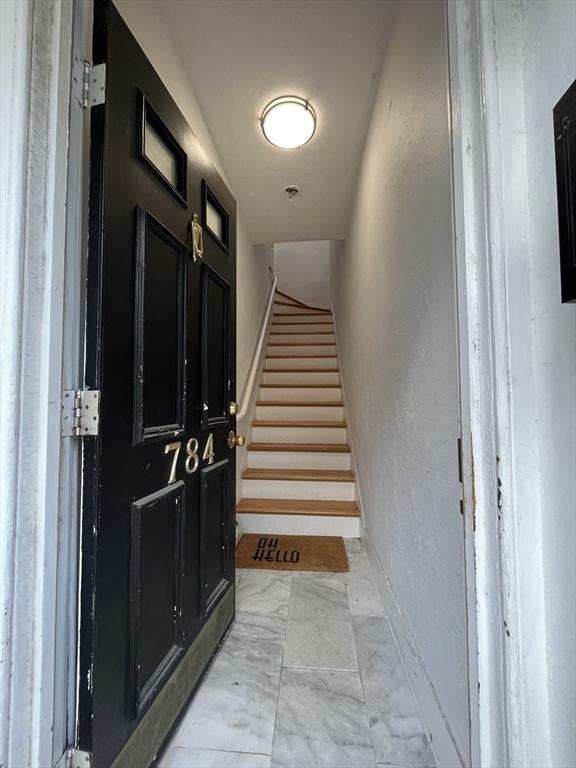 3 bed, 1 bath apartment for rent at 784 East 3rd St Unit 2, South Boston — photo 1 of 9