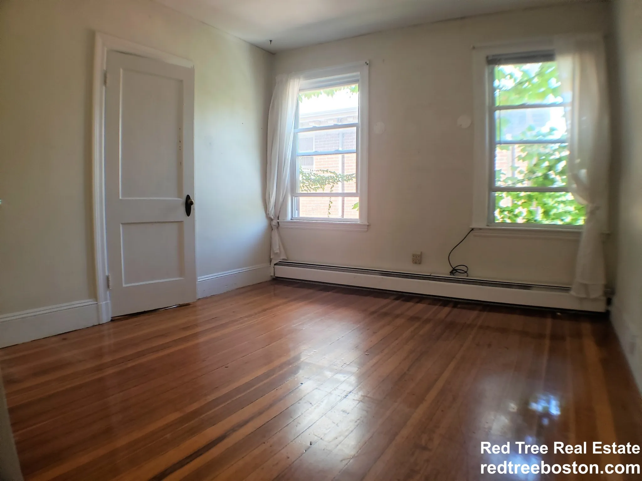 5 bed, 1 bath apartment for rent at 785 Washington St Unit 2, Brookline — photo 2 of 29