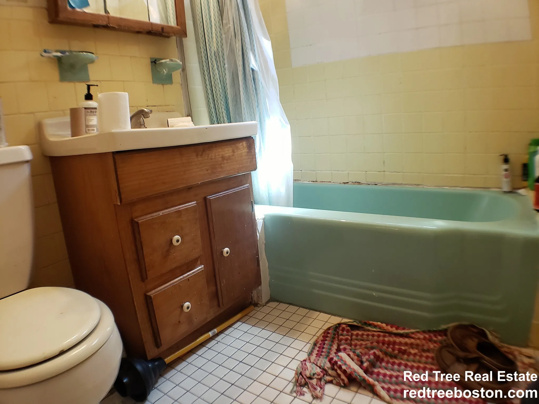 5 bed, 1 bath apartment for rent at 785 Washington St Unit 2, Brookline — photo 12 of 29