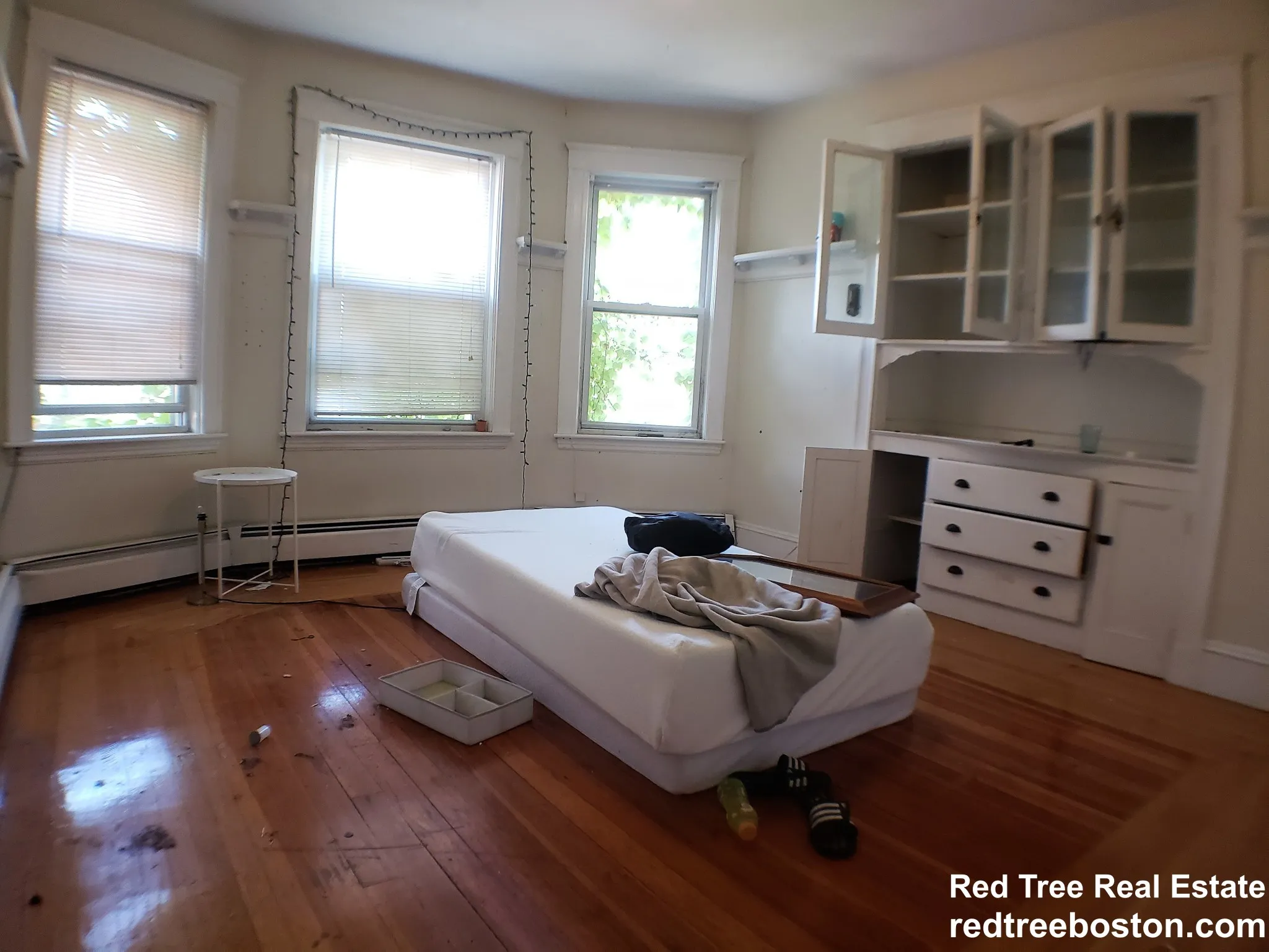5 bed, 1 bath apartment for rent at 785 Washington St Unit 2, Brookline — photo 1 of 29