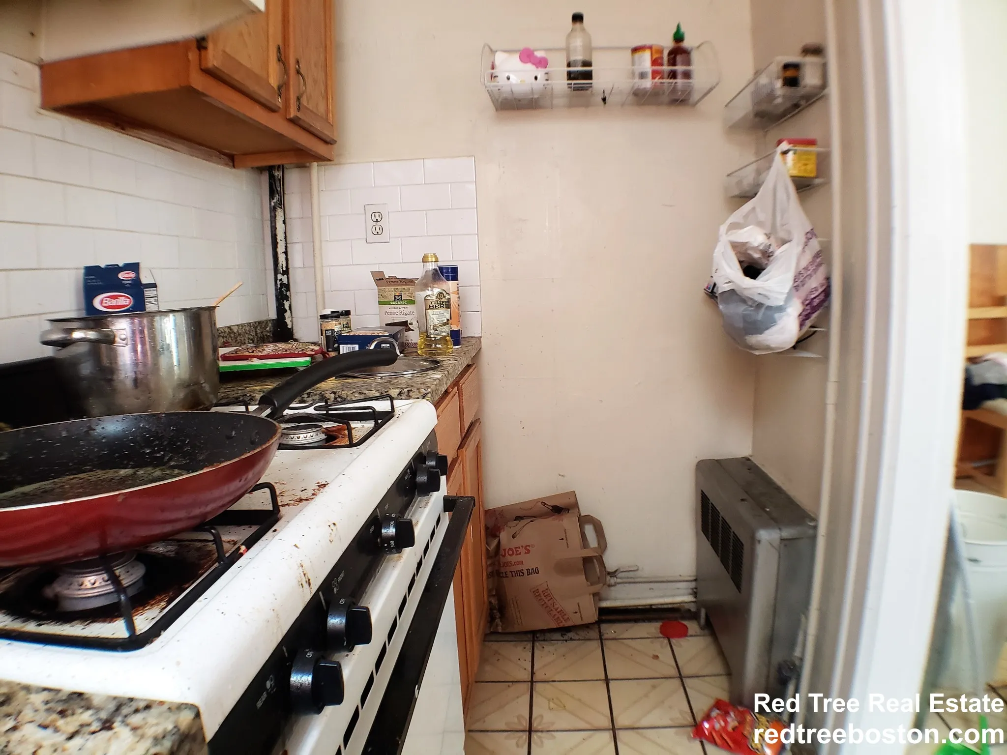 5 bed, 1 bath apartment for rent at 785 Washington St Unit 2, Brookline — photo 19 of 29