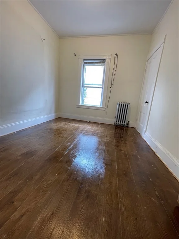 5 bed, 1 bath apartment for rent at 786 Broadway Unit 2, Lowell — photo 4 of 4