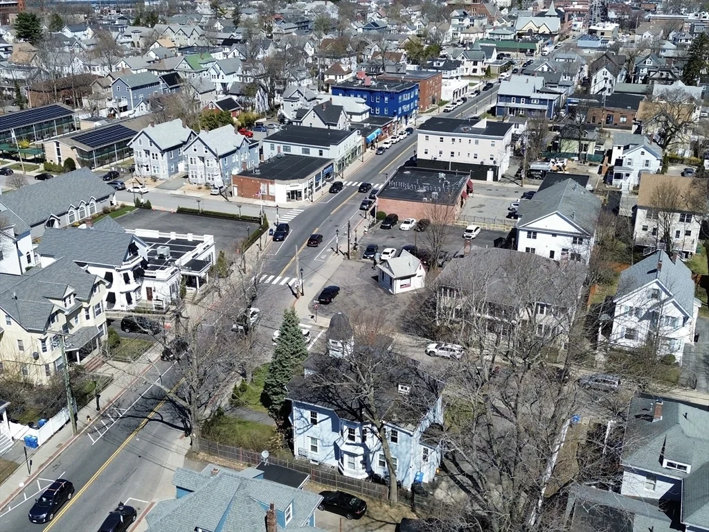 5 bed, 2 bath apartment for rent at 786 Moody St Unit 1, Waltham — photo 33 of 35