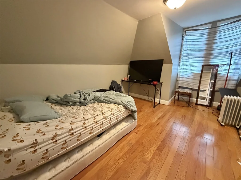 5 bed, 2 bath apartment for rent at 786 Moody St Unit 1, Waltham — photo 24 of 35