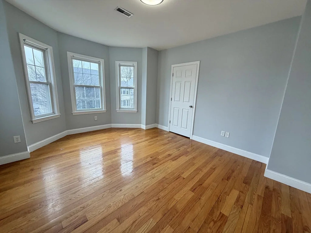 5 bed, 2 bath apartment for rent at 786 Moody St Unit 1, Waltham — photo 13 of 35
