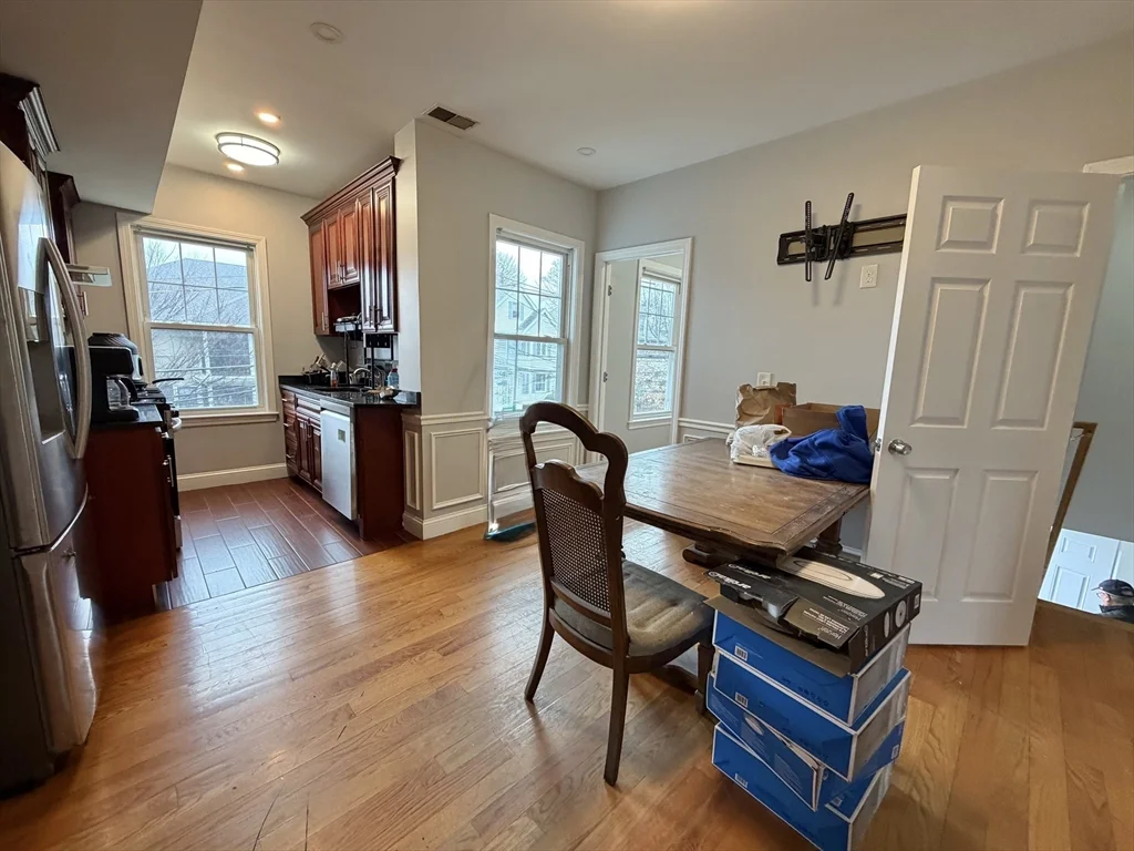 5 bed, 2 bath apartment for rent at 786 Moody St Unit 1, Waltham — photo 5 of 35