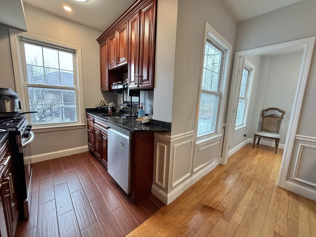 5 bed, 2 bath apartment for rent at 786 Moody St Unit 1, Waltham — photo 3 of 35