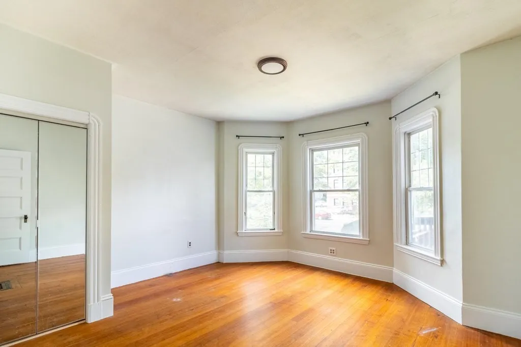 3 bed, 1 bath apartment for rent at 787 Columbia Rd Unit 1, Boston — photo 5 of 14
