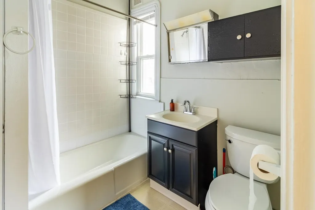 3 bed, 1 bath apartment for rent at 787 Columbia Rd Unit 1, Boston — photo 10 of 14