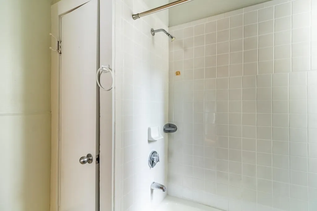 3 bed, 1 bath apartment for rent at 787 Columbia Rd Unit 1, Boston — photo 12 of 14