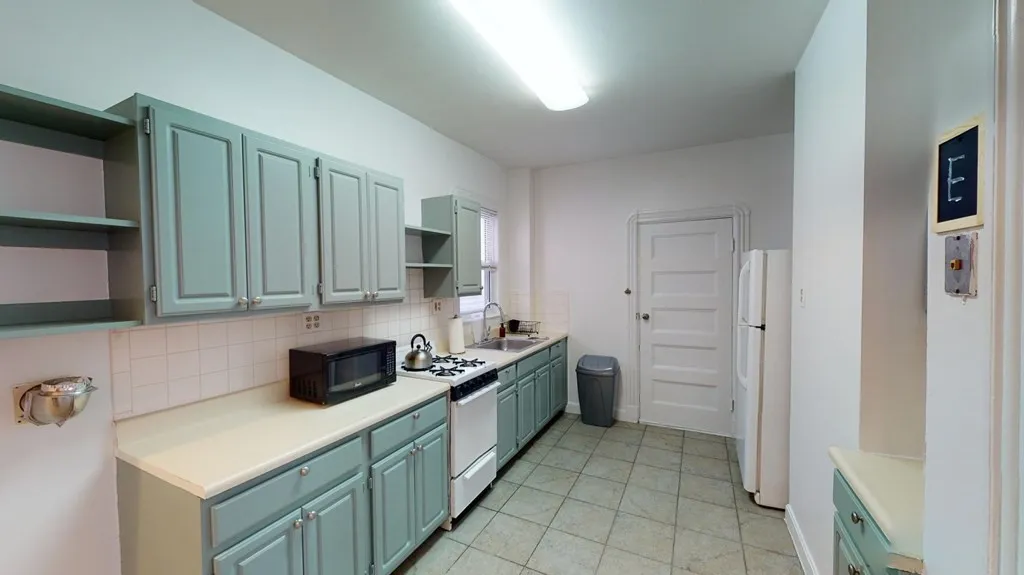4 bed, 1 bath apartment for rent at 787 Columbia Rd Unit 2, Dorchester
