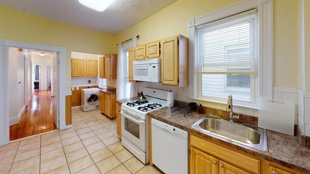 4 bed, 1 bath apartment for rent at 787 Columbia Rd Unit 3, Boston — photo 1 of 17