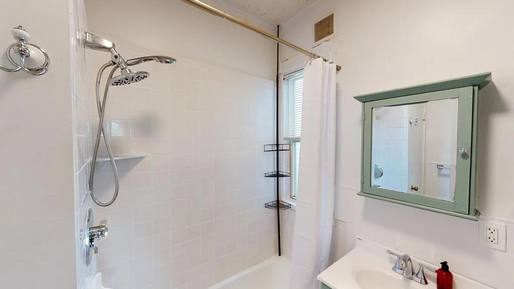 4 bed, 1 bath apartment for rent at 787 Columbia Rd Unit 3, Boston — photo 14 of 17