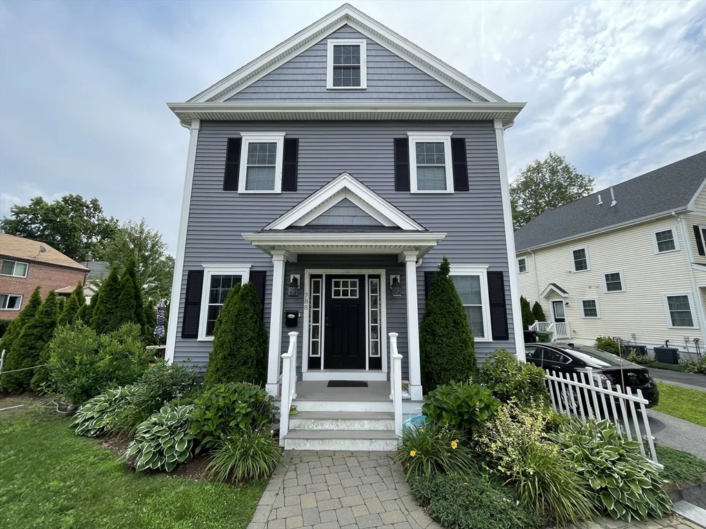 3 bed, 3 bath apartment for rent at 788 Belmont Unit 788, East Watertown — photo 1 of 20