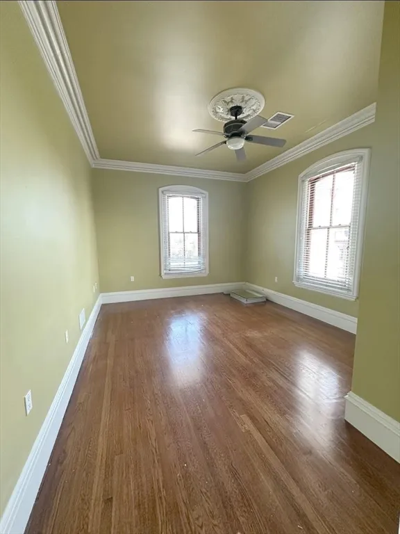 3 bed, 1 bath apartment for rent at 788 East Broadway Unit 3, South Boston — photo 7 of 13