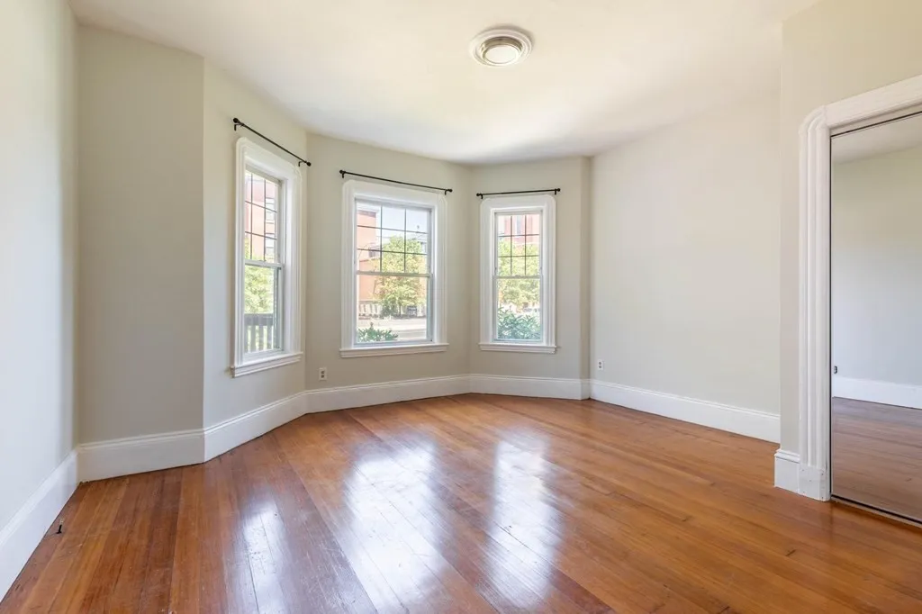 3 bed, 1 bath apartment for rent at 789 Columbia Rd Unit 1, Boston — photo 4 of 16