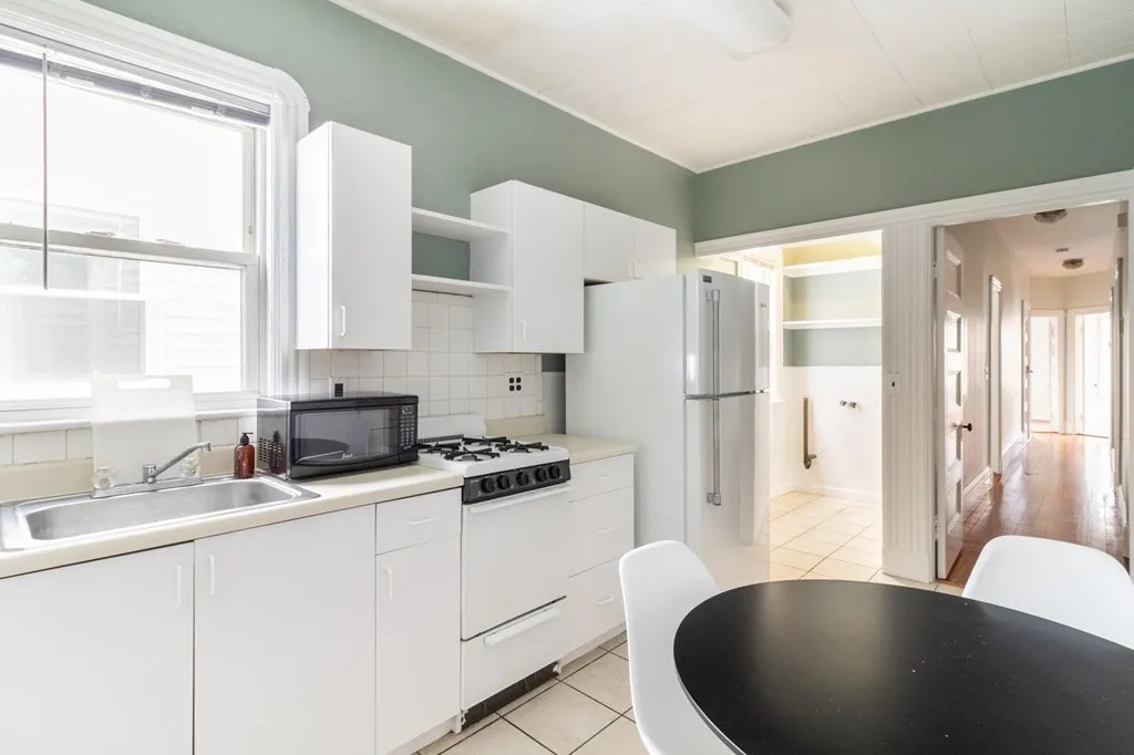 4 bed, 1 bath apartment for rent at 789 Columbia Rd Unit 2, Boston — photo 1 of 19