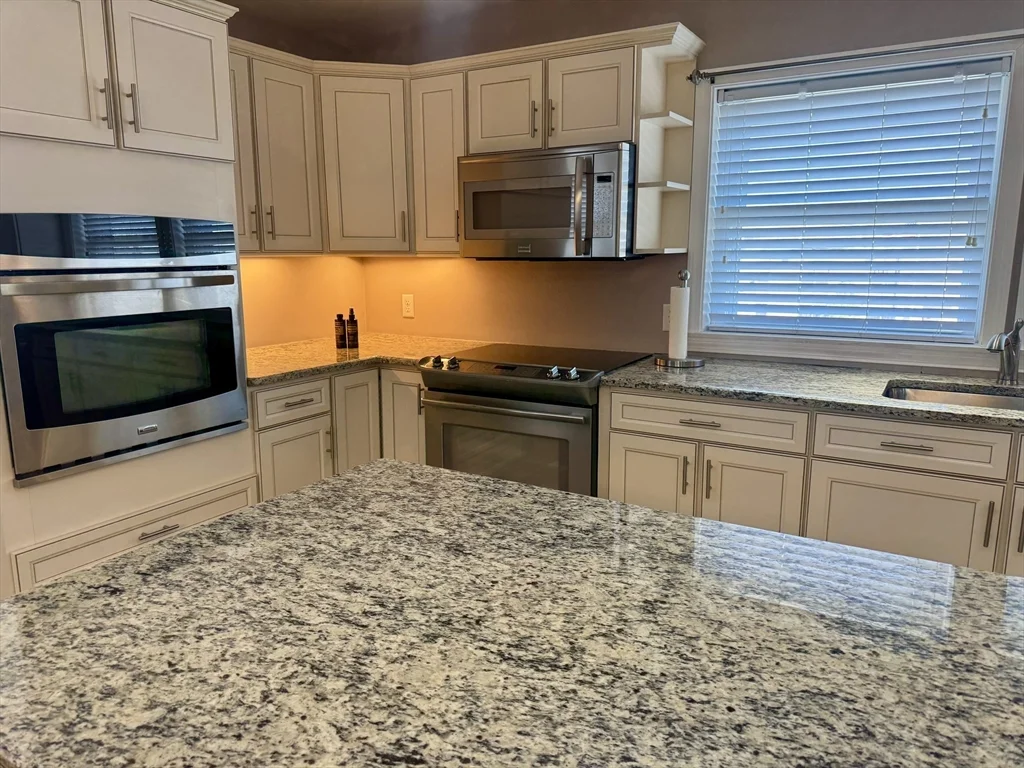 2 bed, 1 bath apartment for rent at 789 Mt Pleasant Unit 2, Northwest — photo 12 of 34