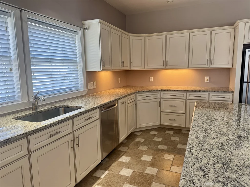 2 bed, 1 bath apartment for rent at 789 Mt Pleasant Unit 2, Northwest — photo 11 of 34