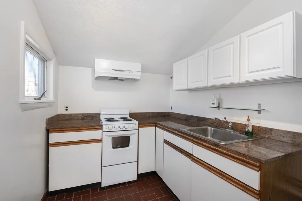 1 bed, 1 bath apartment for rent at 789 Shirley St Unit 3, Winthrop — photo 13 of 24