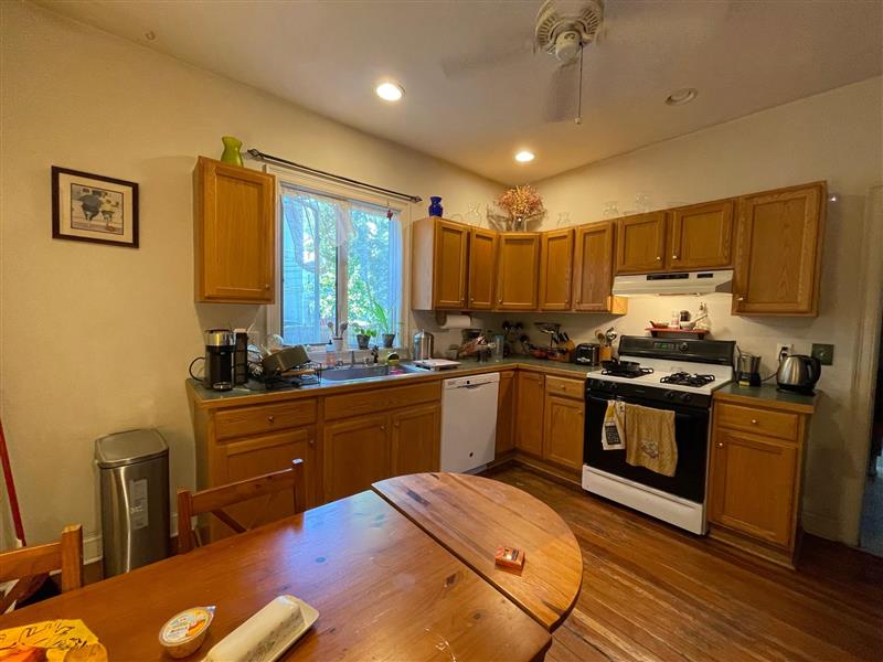 4 bed, 2 bath apartment for rent at 789 Somerville Ave Unit 1, Spring Hill — photo 2 of 14