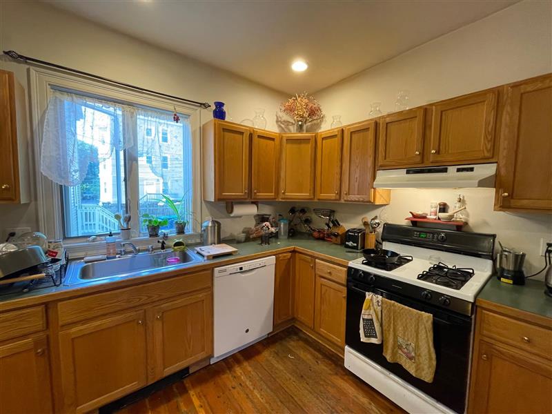 4 bed, 2 bath apartment for rent at 789 Somerville Ave Unit 1, Spring Hill — photo 1 of 14