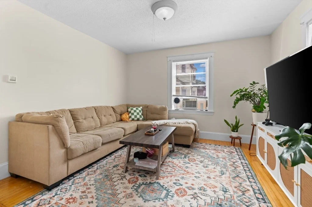 2 bed, 1 bath apartment for rent at 79-81 Vernon St Unit 2, Waltham — photo 10 of 11