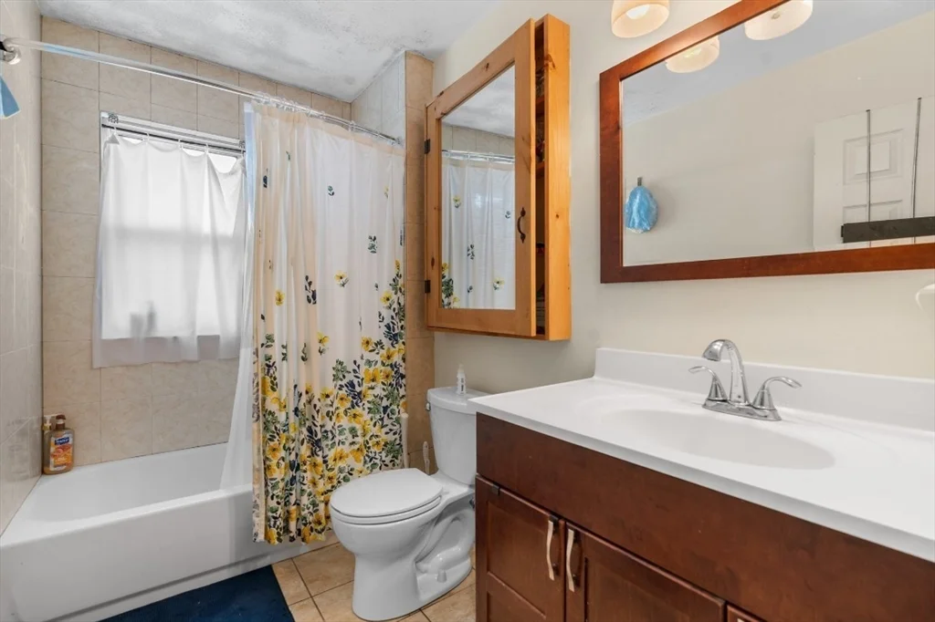 2 bed, 1 bath apartment for rent at 79-81 Vernon St Unit 2, Waltham — photo 7 of 11