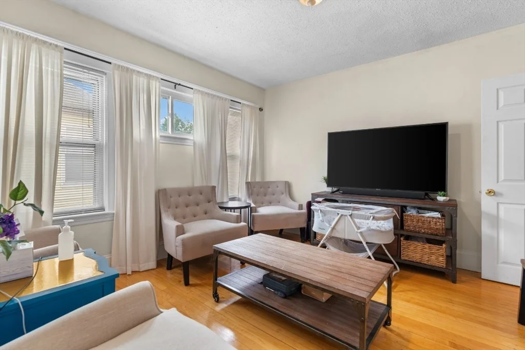 2 bed, 1 bath apartment for rent at 79-81 Vernon St Unit 2, Waltham — photo 6 of 11