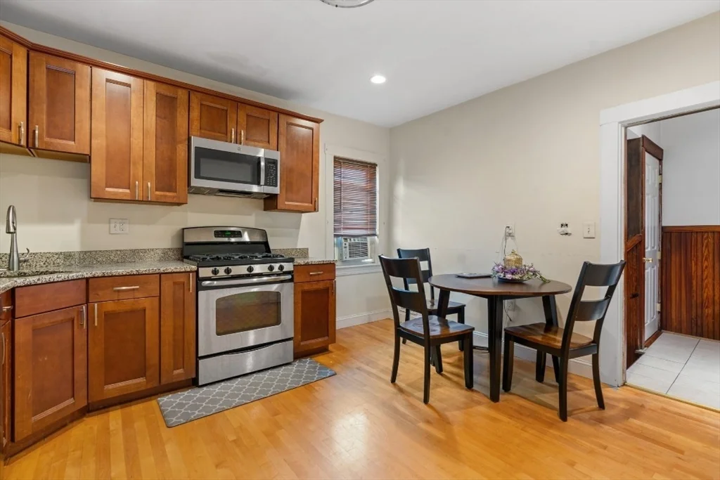 2 bed, 1 bath apartment for rent at 79-81 Vernon St Unit 2, Waltham — photo 3 of 11