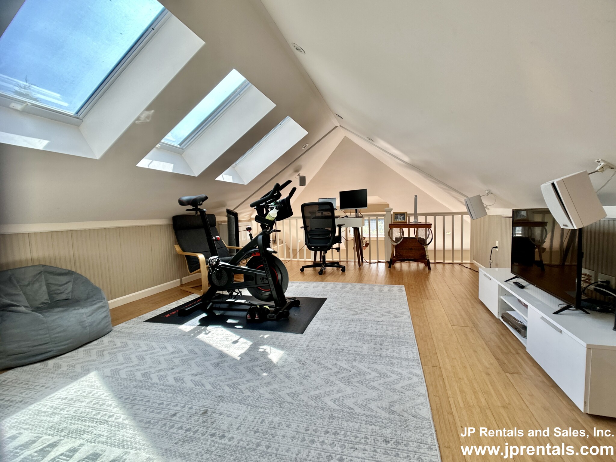 2.5 bed, 1 bath apartment for rent at 79 Aldrich St Unit 2, Roslindale — photo 6 of 18