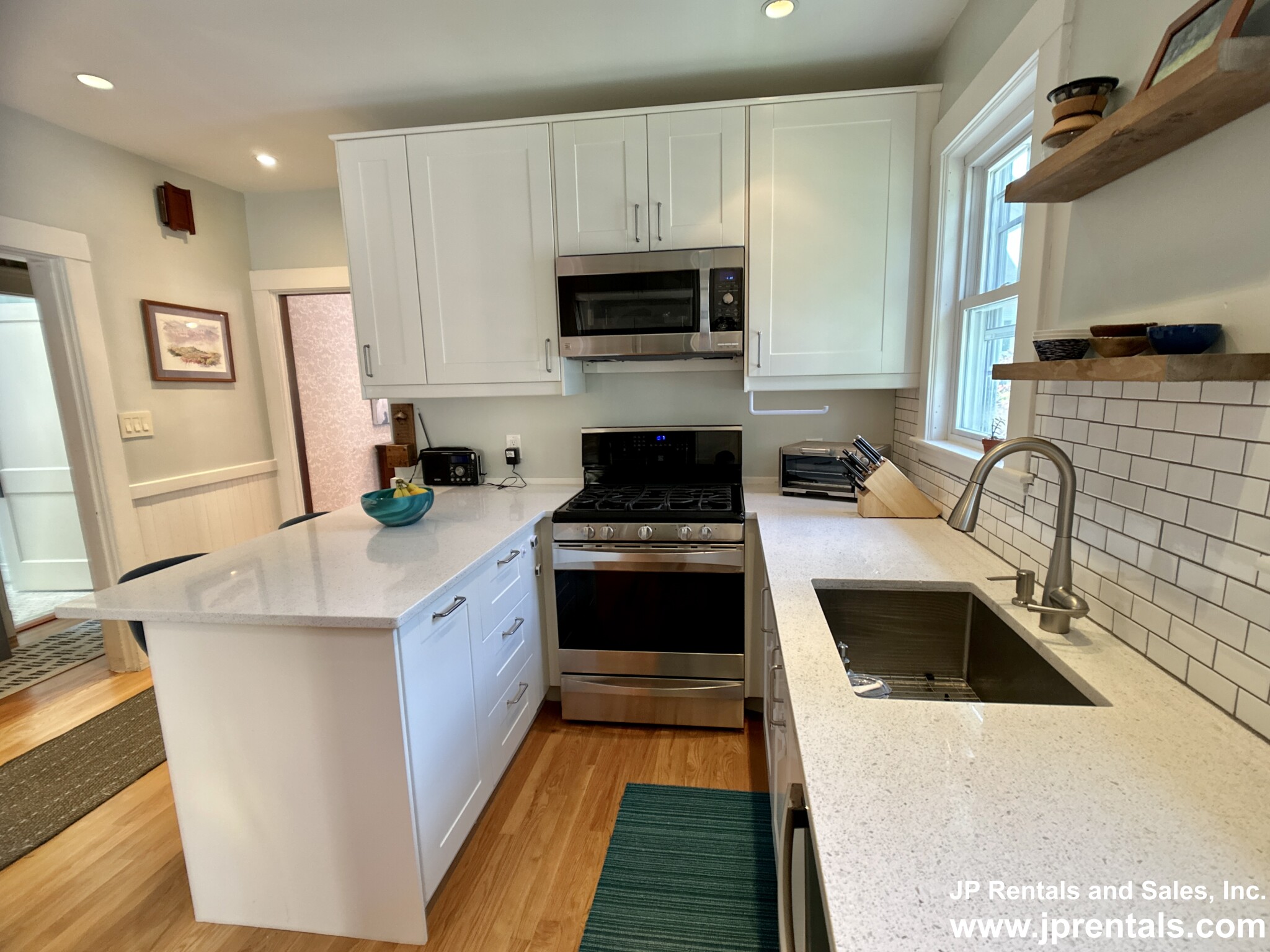 2.5 bed, 1 bath apartment for rent at 79 Aldrich St Unit 2, Roslindale — photo 9 of 18