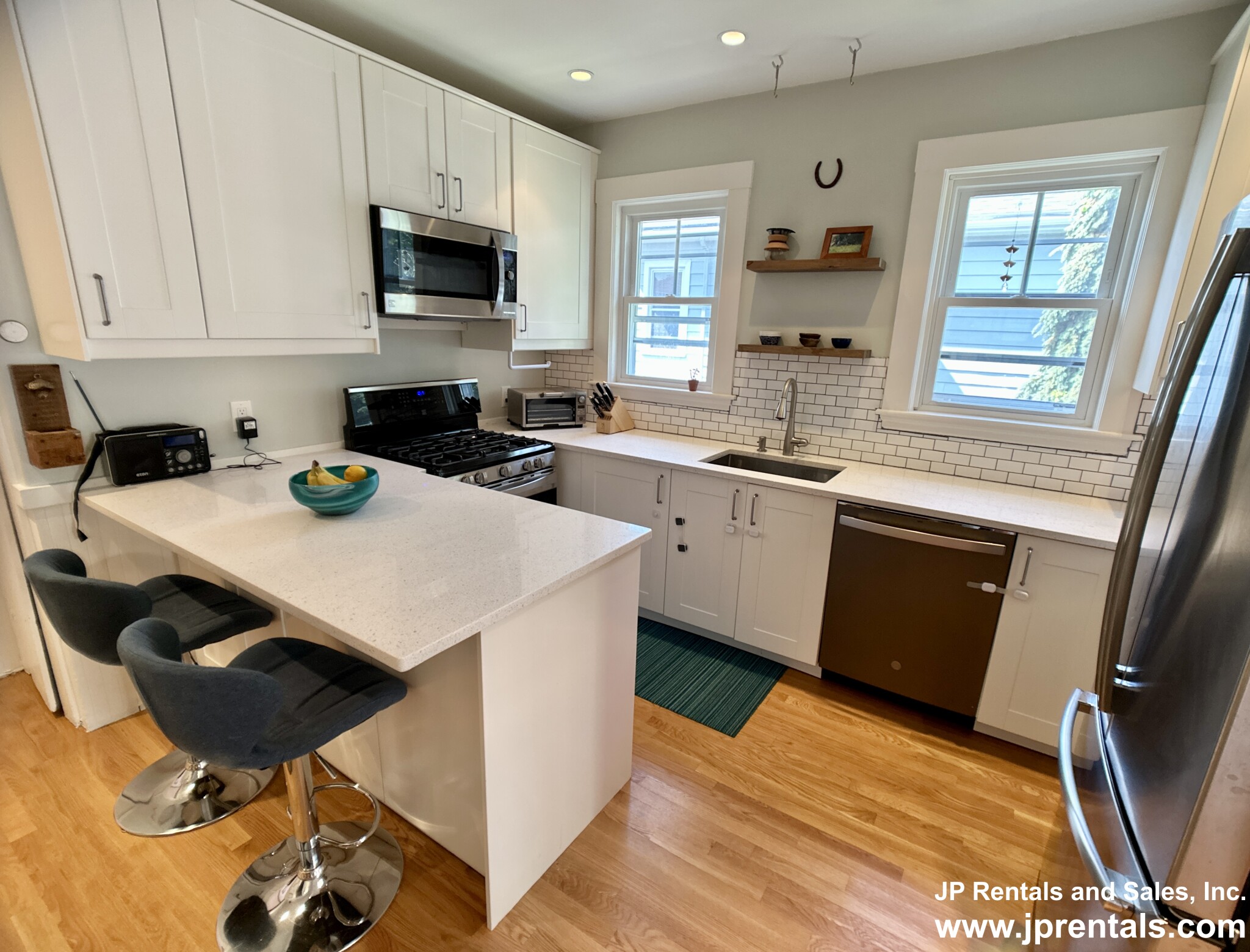 2.5 bed, 1 bath apartment for rent at 79 Aldrich St Unit 2, Roslindale — photo 8 of 18